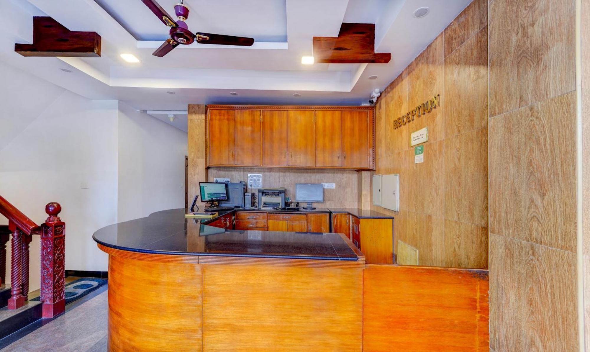 Treebo Trip Prakasam Residency Pondicherry Bagian luar foto
