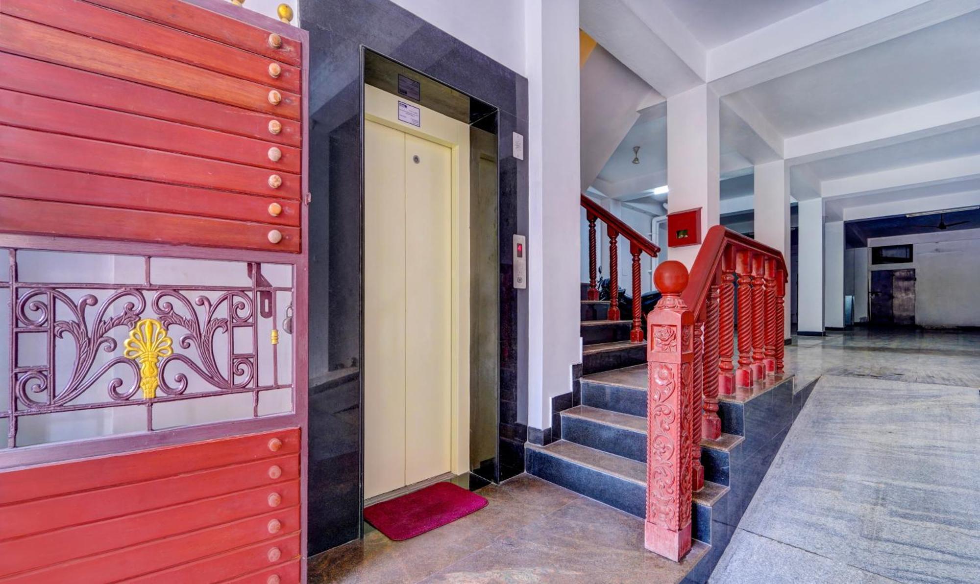 Treebo Trip Prakasam Residency Pondicherry Bagian luar foto